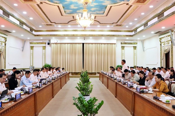 thanh pho ho chi minh de xuat bo sung hon 1300 bien che cho y te co so