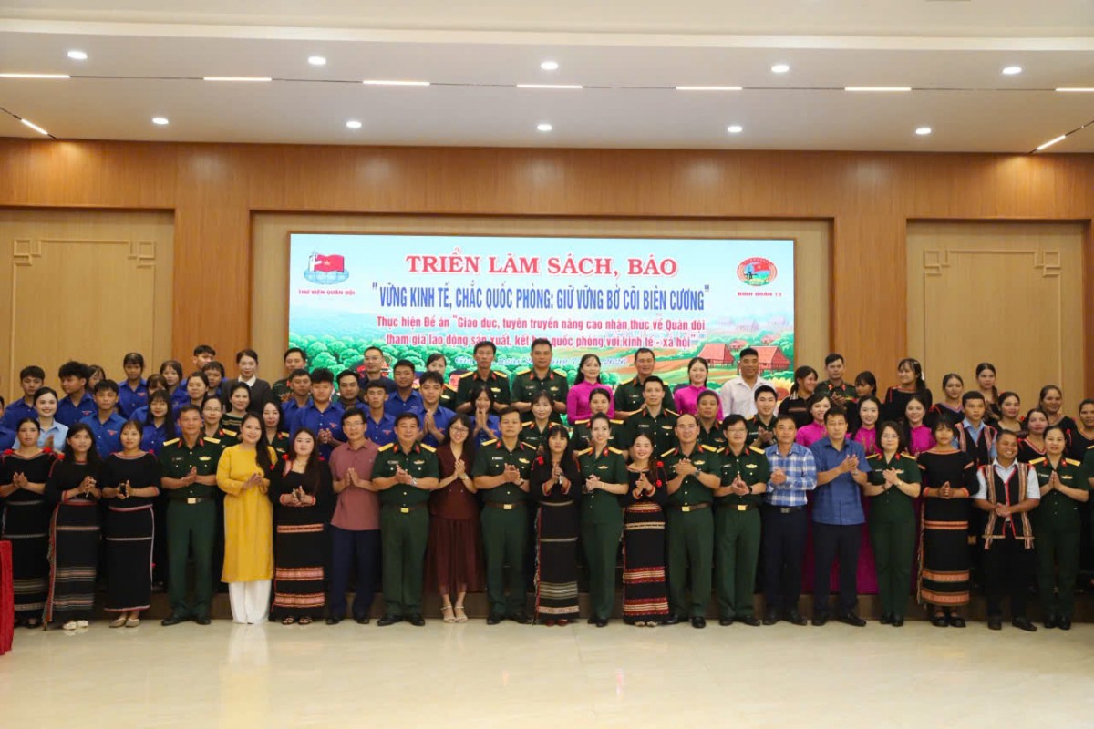 Nhà xuất bản Giáo dục Việt Nam lan tỏa văn hóa đọc tới vùng biên giới