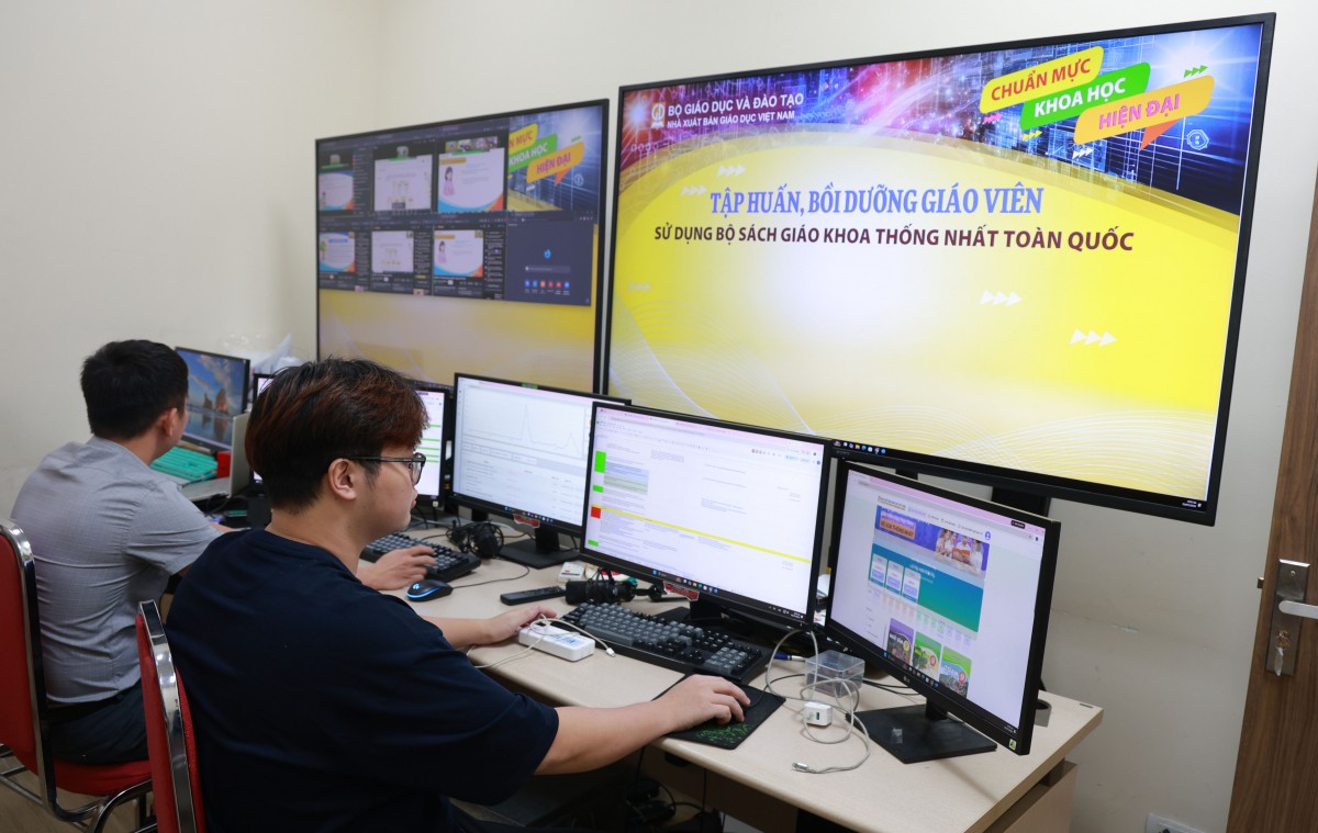 Nhà xuất bản Giáo dục Việt Nam hoàn thành chương trình tập huấn, bồi dưỡng sử dụng bộ sách giáo khoa thống nhất