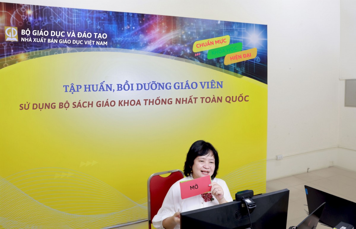 Nhà xuất bản Giáo dục Việt Nam hoàn thành chương trình tập huấn, bồi dưỡng sử dụng bộ sách giáo khoa thống nhất