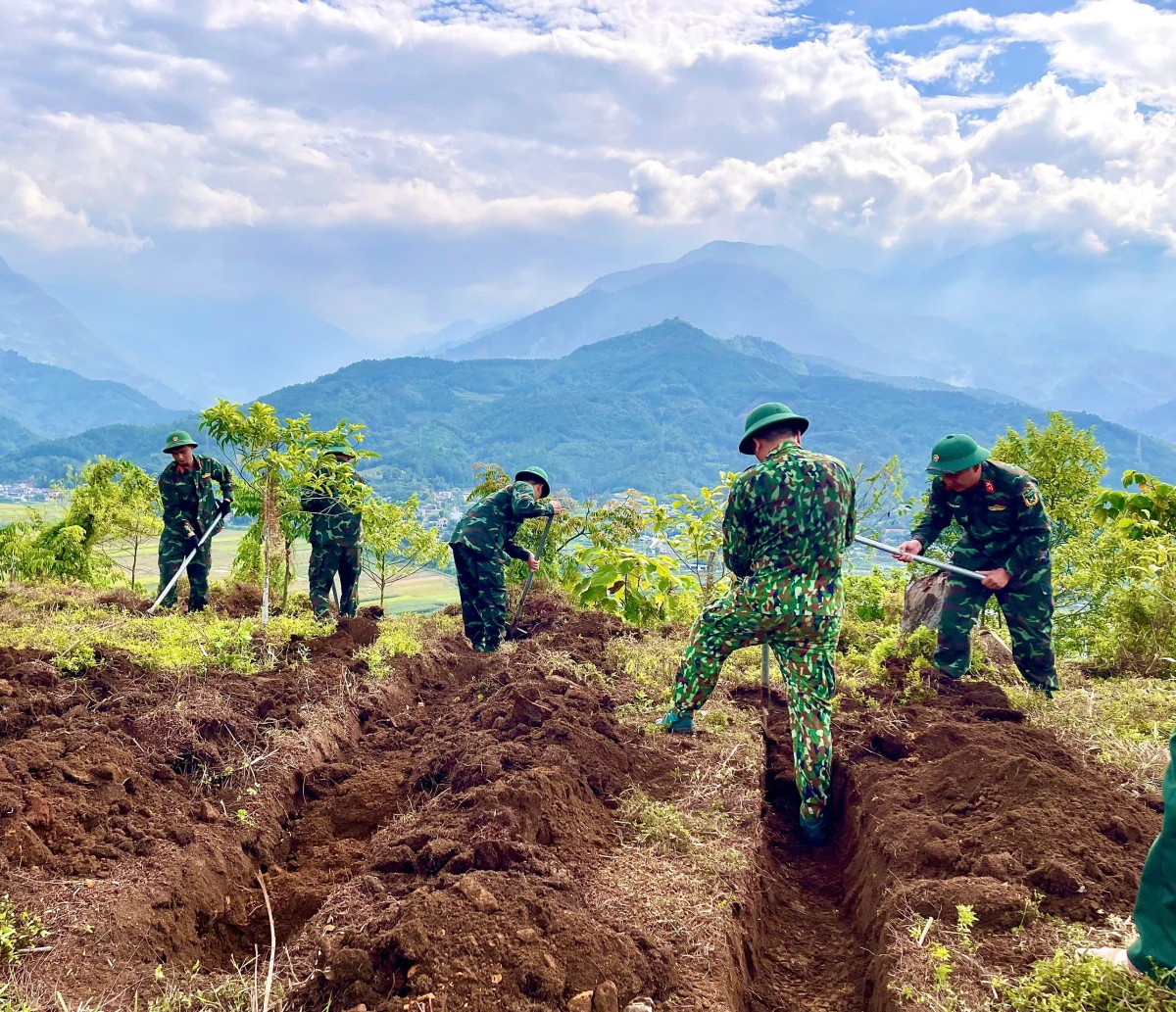 Những dấu chân dưới vùng trời biên giới. Bút ký của Trần Ngọc Mỹ