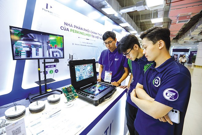Bộ GD&ĐT: Hoàn thiện cơ chế triển khai học bổng cho người học ngành công nghệ chiến lược
