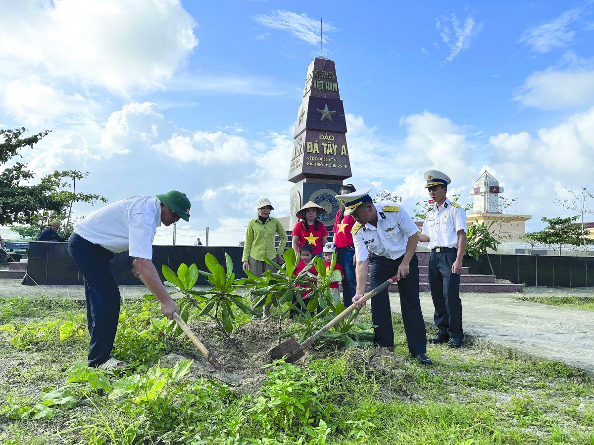 Màu xanh ở Trường Sa. Bút ký của Nông Quang Khiêm