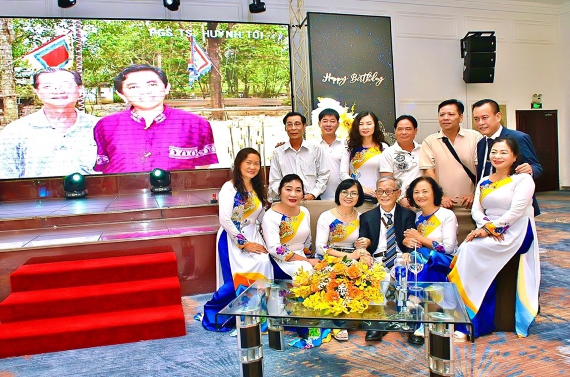 Nhạc sĩ Trần Viết Bính và những thành tựu phi thường tuổi 90