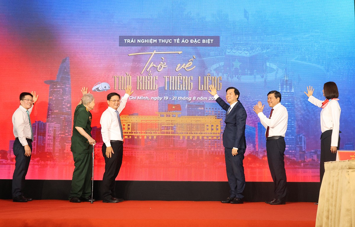 Trở về thời khắc thiêng liêng bằng công nghệ thực tế ảo