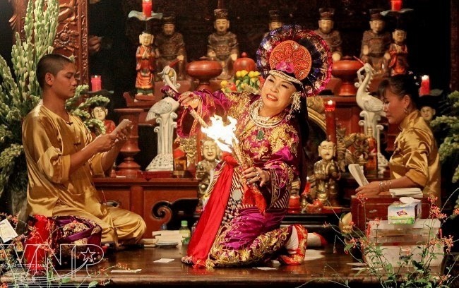 Thơ ca trong thực hành tín ngưỡng thờ Mẫu ở Bắc Ninh