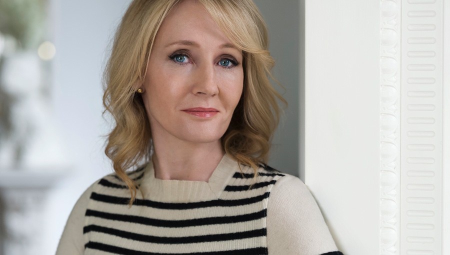 J.K. ROWLING VỚI HARRY POTTER: Từ văn học đến điện ảnh