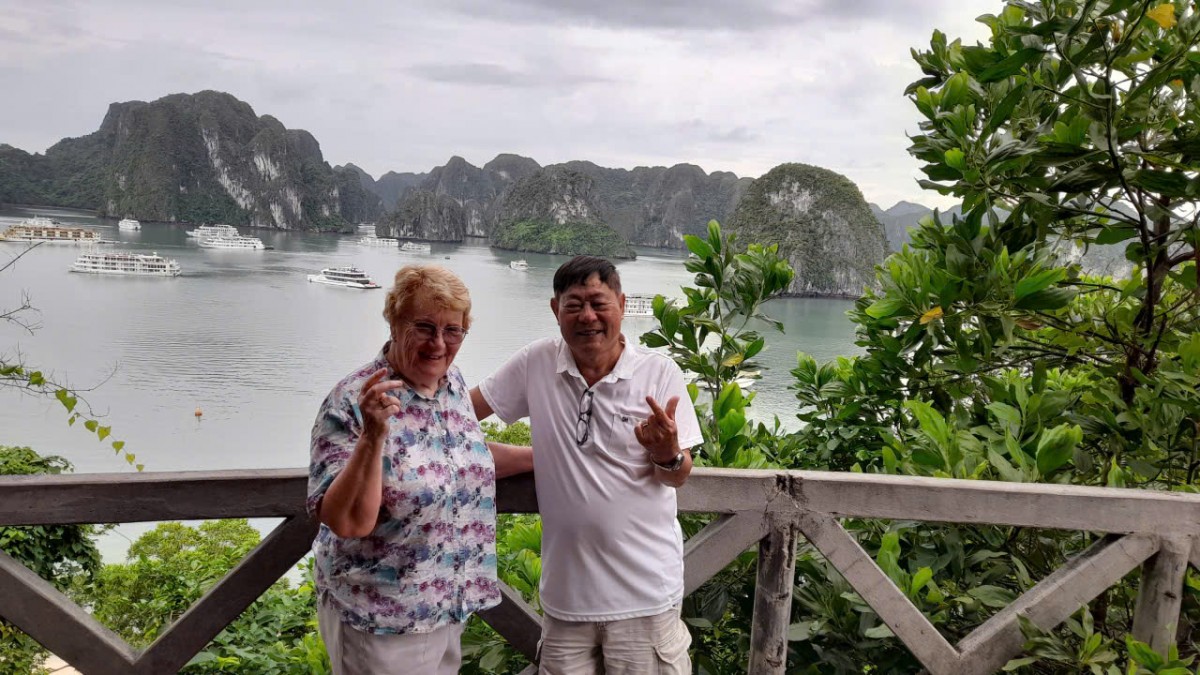 Một đêm giữa vịnh Hạ Long. Bút ký của Hoàng Minh Tường