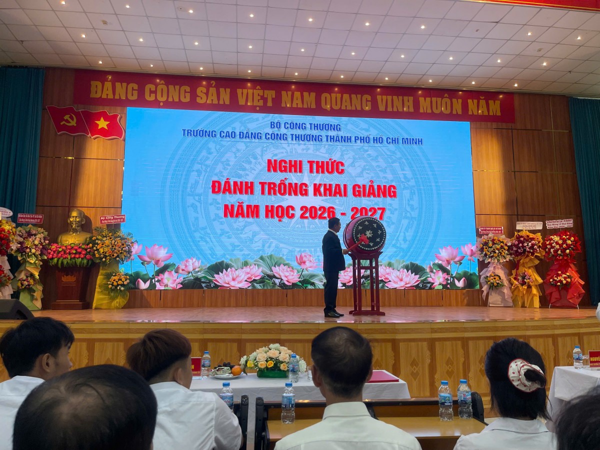 Hơn 2,6 triệu học sinh Thành phố Hồ Chí Minh hân hoan khai giảng năm học mới