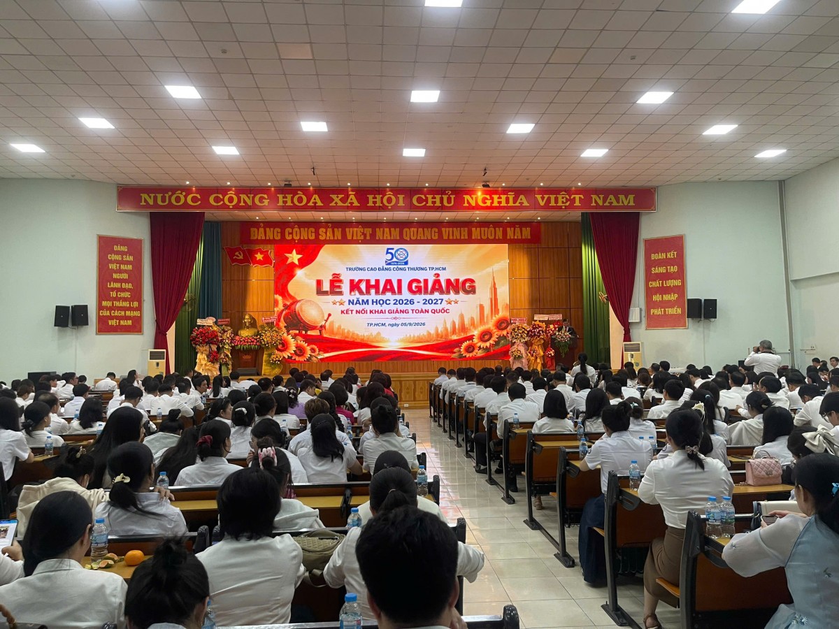 Hơn 2,6 triệu học sinh Thành phố Hồ Chí Minh hân hoan khai giảng năm học mới