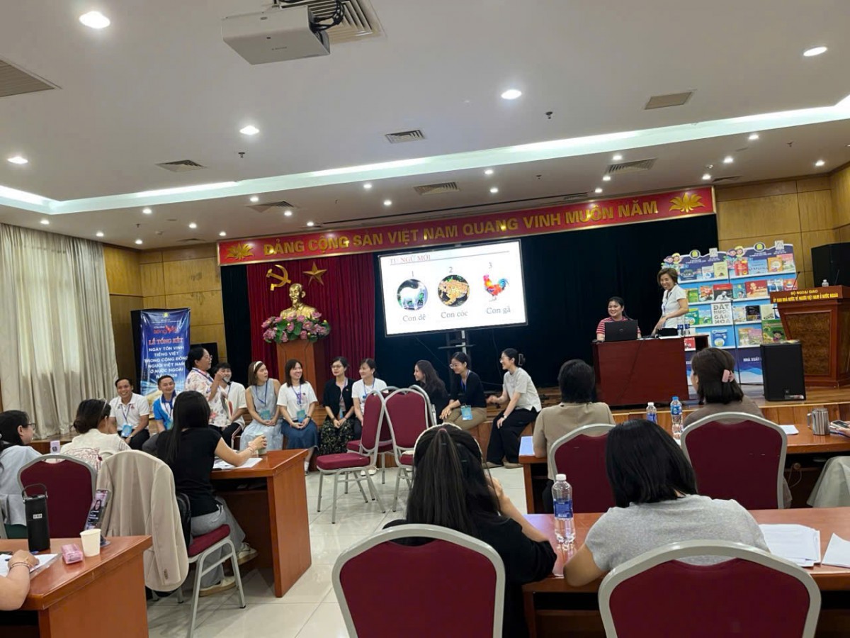 NXBGDVN tiếp tục đồng hành cùng giáo viên người Việt Nam ở nước ngoài trong hành trình gìn giữ và lan tỏa tiếng Việt