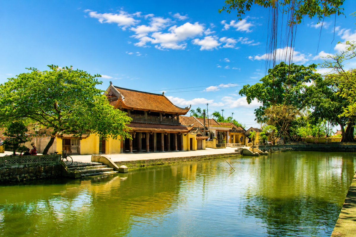Qua những mái chùa cổ Ninh Bình