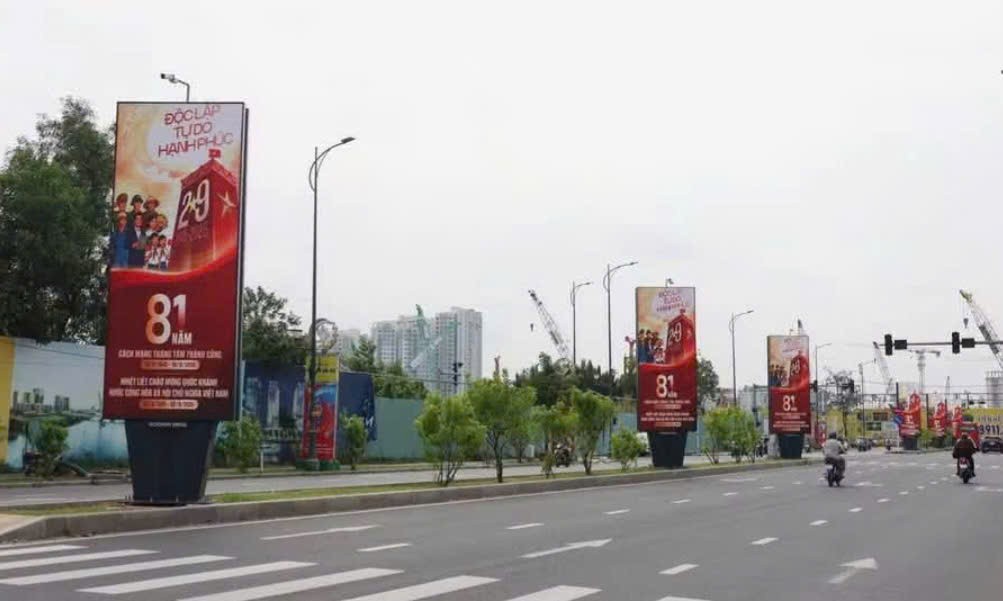Tháng 9 về trên phố