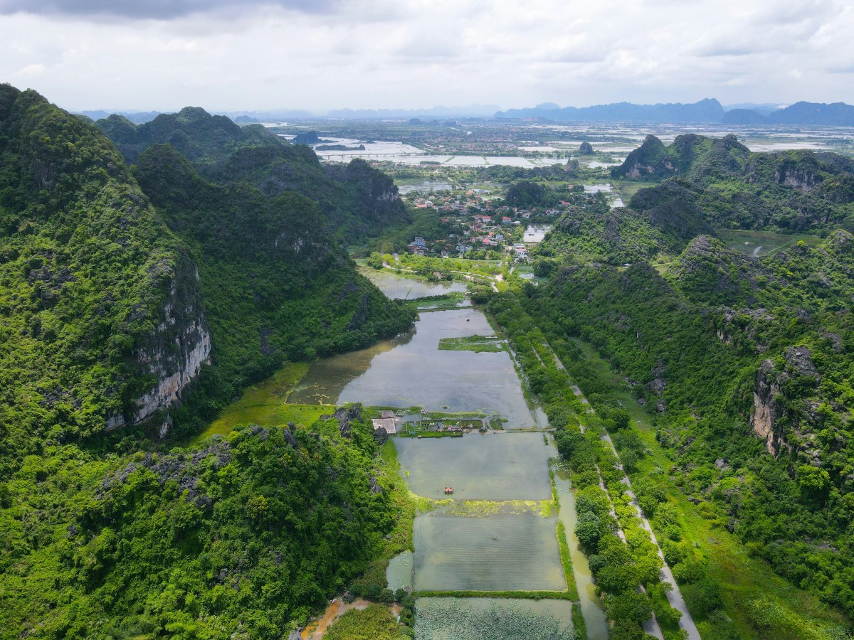Ninh Bình – từ núi xuống biển