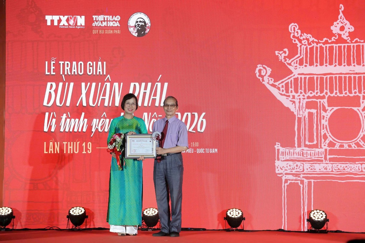 Nhà thơ Bằng Việt nhận Giải thưởng Lớn vì tình yêu Hà Nội