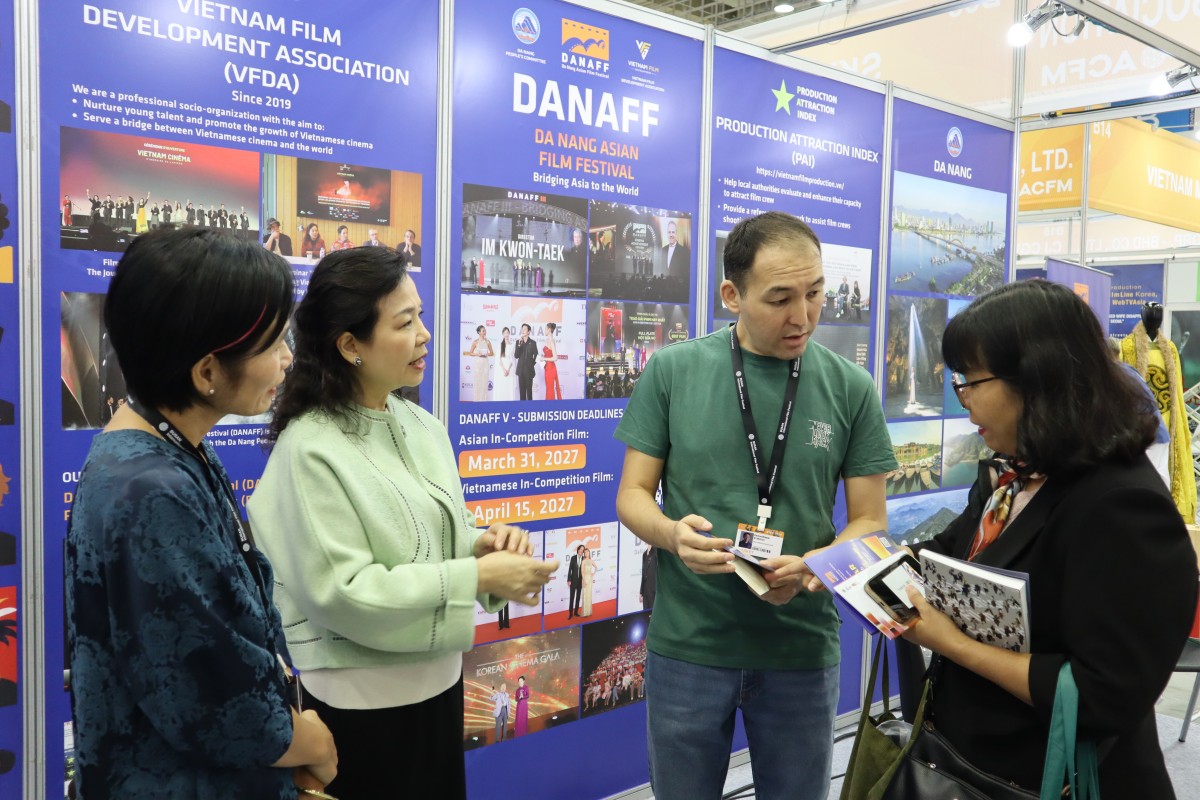 VFDA khai trương Gian hàng Điện ảnh Việt Nam tại BIFF 2026