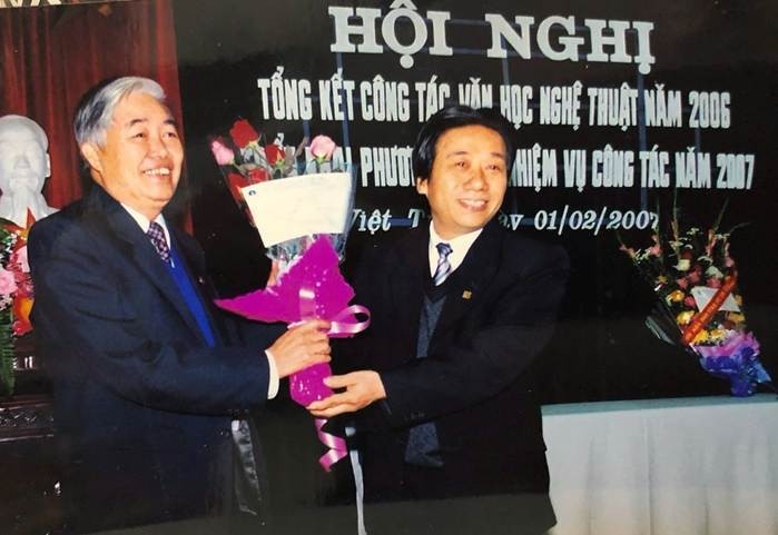 Người trọn vẹn với đất, trọn tình với thơ