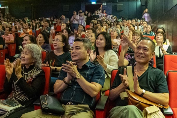 Các đại biểu và khán giả tham dự Lễ khai mạc Liên hoan Sân khấu Hà Nội năm 2026. Ảnh: PV 