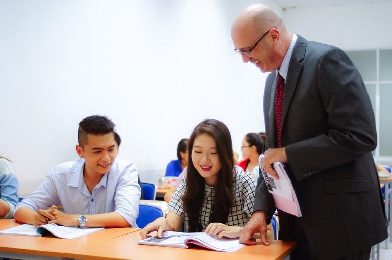 Bộ GD&ĐT làm rõ việc triển khai Thông tư 85 trong trường phổ thông