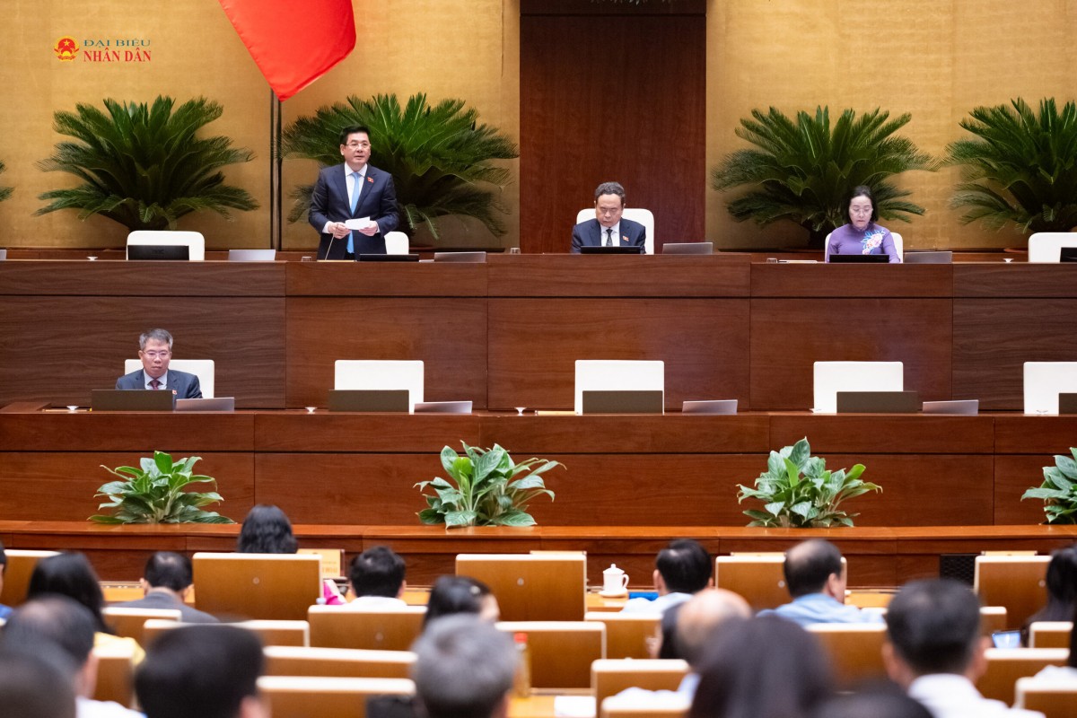 Quốc hội thảo luận nhiều dự án luật quan trọng