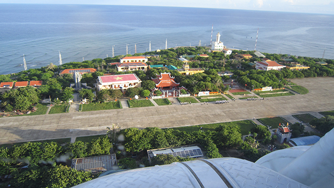 Mênh mang ngọn sóng Trường Sa