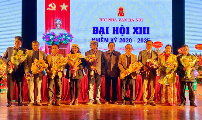 Nhà thơ Trần Gia Thái được bầu làm Chủ tịch Hội Nhà văn Hà Nội nhiệm kỳ 2020-2025
