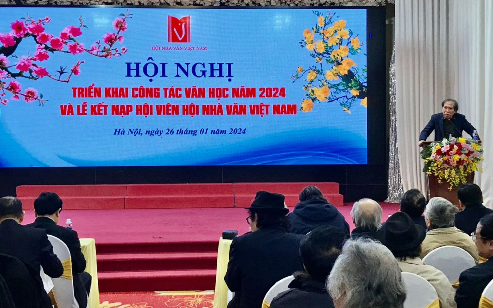 Hội Nhà văn Việt Nam: Triển khai công tác Văn học 2024 và kết nạp Hội viên mới