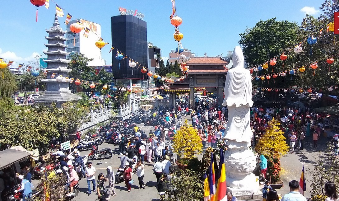 Tản mạn mùa lễ hội