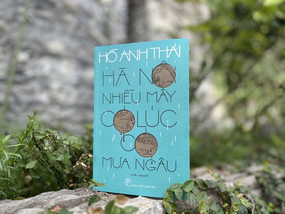 Nhà văn Hồ Anh Thái ra mắt “Hà Nội nhiều mây có lúc có mưa ngâu”