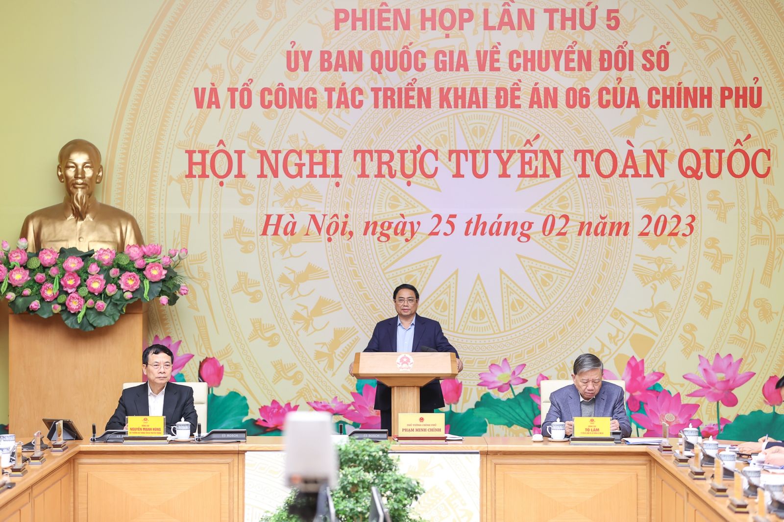 Thủ tướng Phạm Minh Chính: Chuyển đổi số phải phục vụ tốt hơn cho người dân, doanh nghiệp