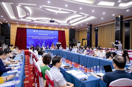 &quot;Bảo tồn và phát huy văn hoá nghệ thuật truyền thống trong bối cảnh chuyển đổi số&quot;