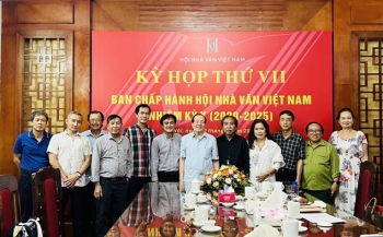 ban chap hanh hoi nha van viet nam tien hanh ky hop thu vii nhiem ky x