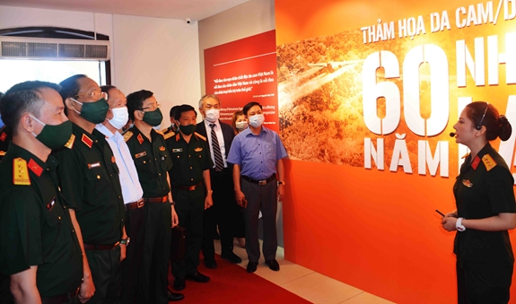 Khai mạc triển lãm “Thảm họa da cam/dioxin - 60 năm nhìn lại&quot;