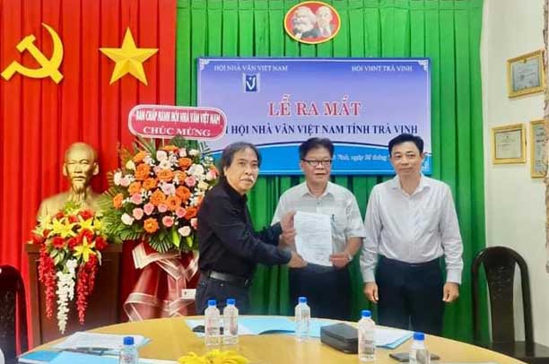 Chi hội Nhà văn Việt Nam tỉnh Trà Vinh làm lễ ra mắt