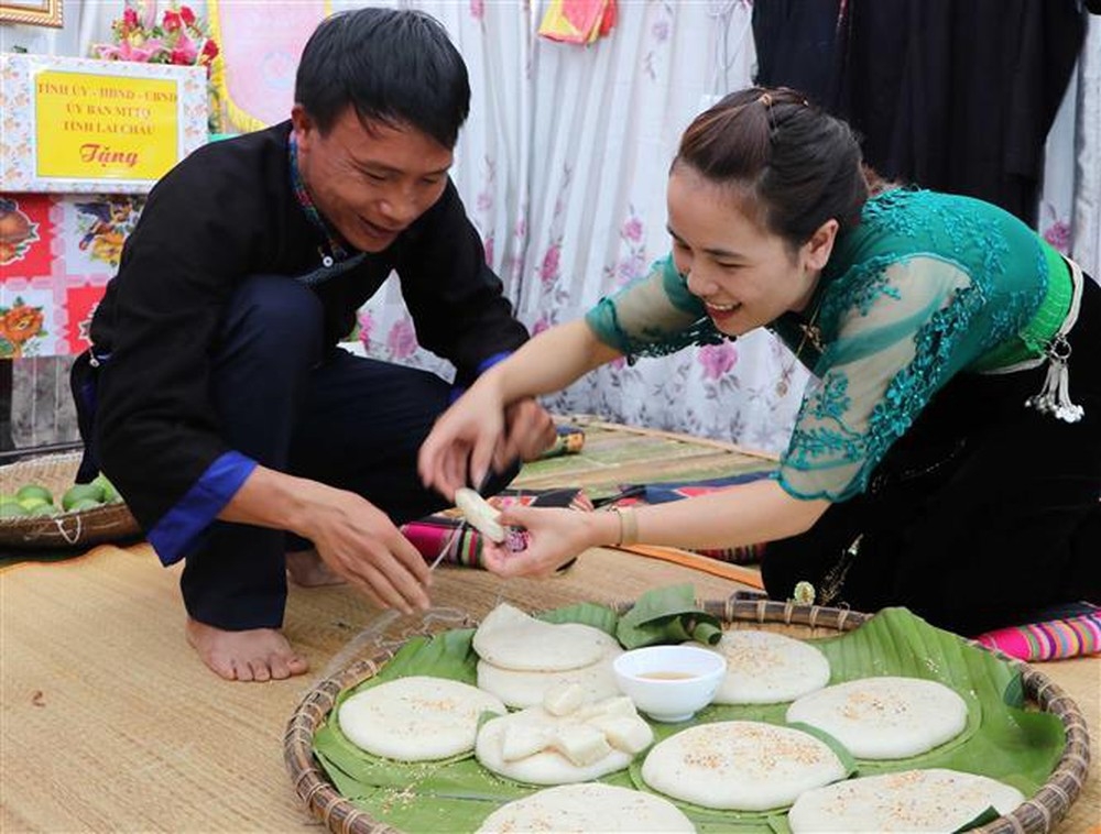 &quot;Khám phá nét ẩm thực dân tộc&quot; tại Làng Văn hóa- Du lịch các dân tộc Việt Nam