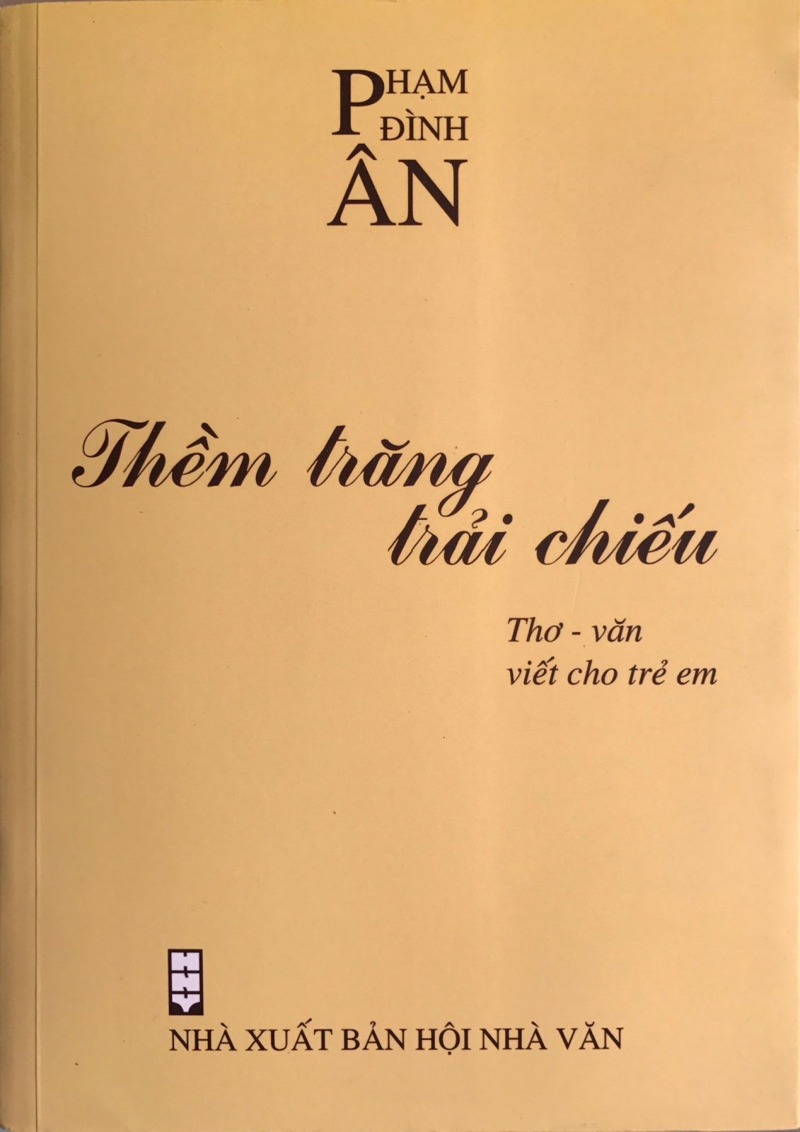 Với nghệ thuật viết cho thiếu nhi*