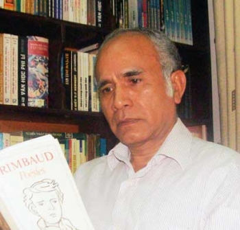 nguyen van dan nguoi tran tro voi nhung van de ly luan phe binh