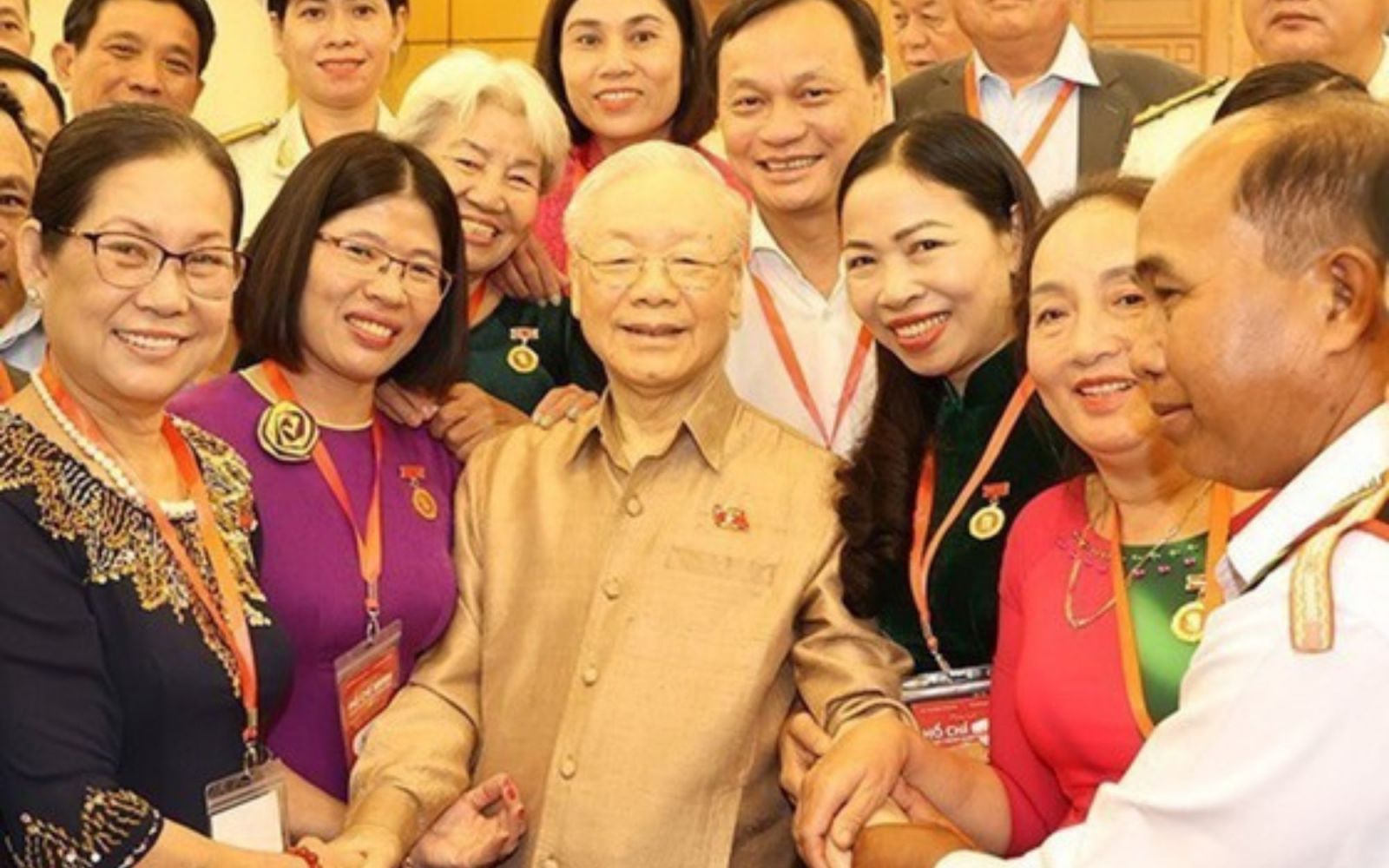 Văn hóa Hồ Chí Minh truyền dẫn nguồn xung lực quan trọng để xây dựng hệ giá trị quốc gia, hệ giá trị văn hóa, hệ giá trị con người Việt Nam*
