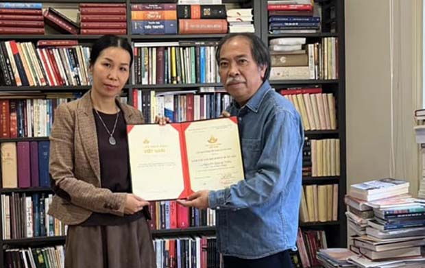 Nhà văn Nguyễn Quang Thiều nhận giải Tác giả kịch bản xuất sắc cho thể loại phim hoạt hình tại Liên hoan phim Việt Nam 2023