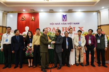 nha van nguyen quang thieu toi cam on ca nguoi khong bo phieu cho minh